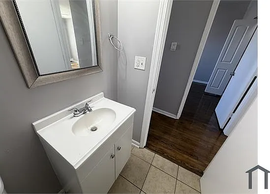 1506 W 80th St — Photo 3