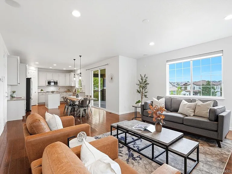 690 Tiger Lily Way — Photo 4