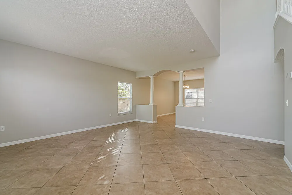 4 bed, 2.5 bath, 2790 sqft, $2,940 — Photo 4