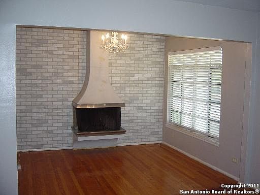 5th image of 435 Blakeley Dr