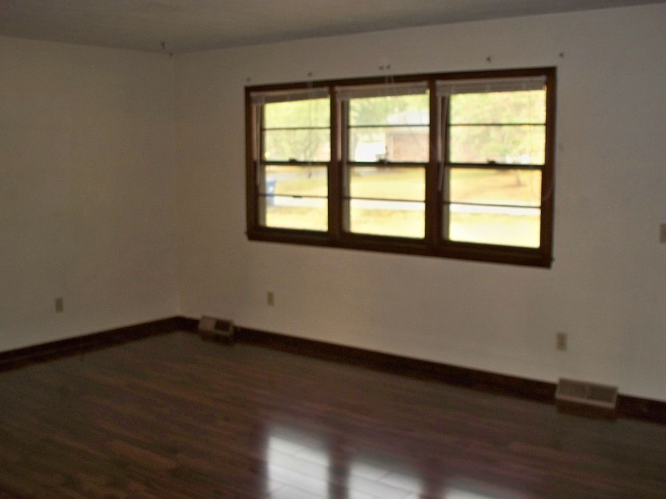 2nd image of 705 S Watson Ave