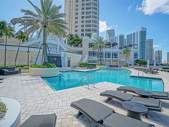 4th image of 808 Brickell Key Dr APT 3702