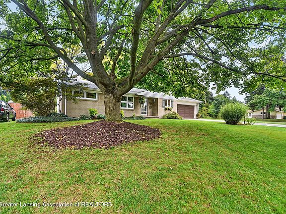 2nd image of 3604 Aragon Dr