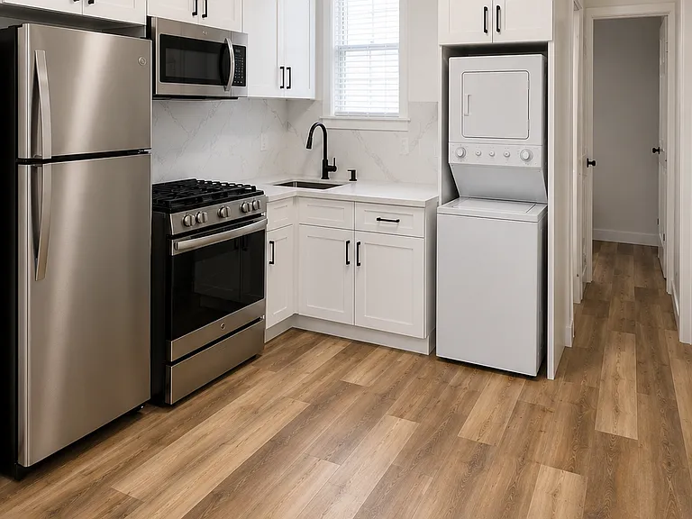 1040 Bergen St #B — Photo 1