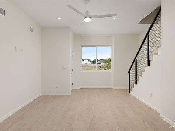 2nd image of 1202 N Lincoln Ave