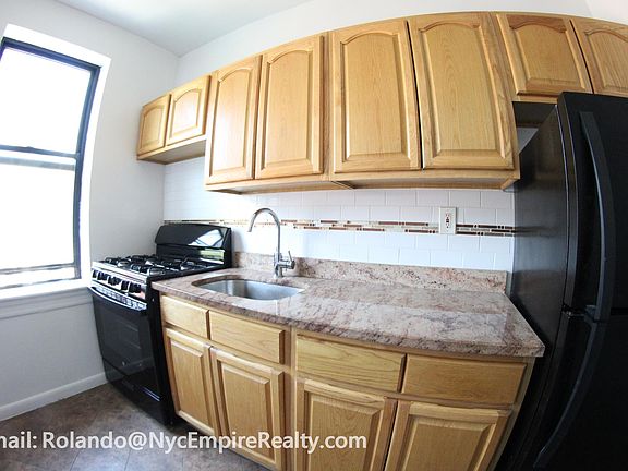 2nd image of 2825 Grand Concourse #2E-1