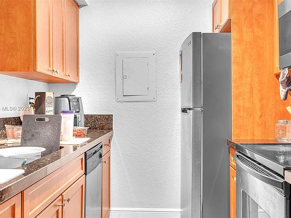 5th image of 15590 SW 106th Ln APT 1106