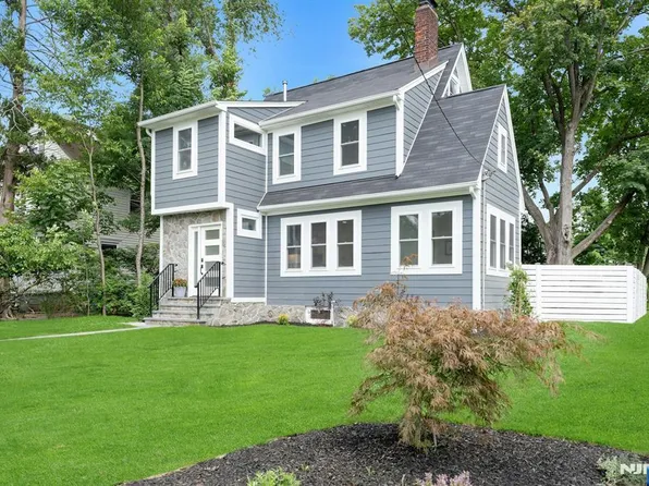 16 Moller St, Tenafly, NJ 07670