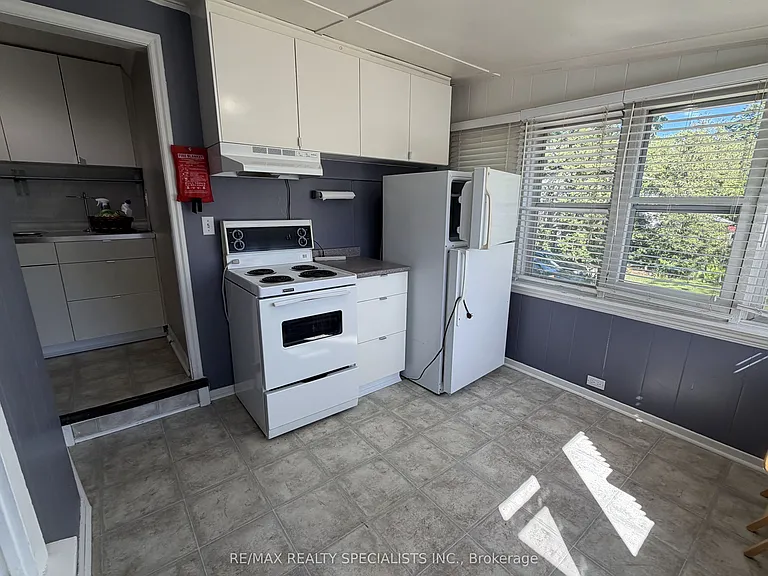 1190 Clarkson Rd N — Photo 10
