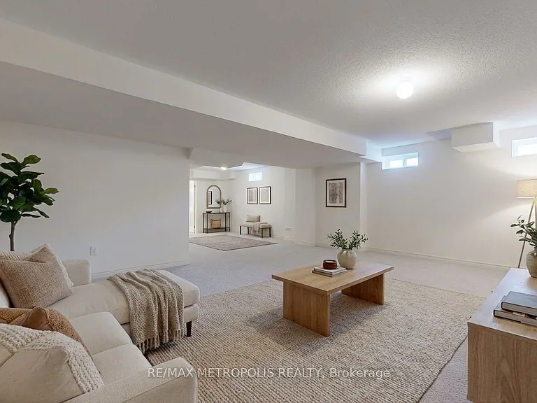 647 Fleetwood Dr — Photo 39