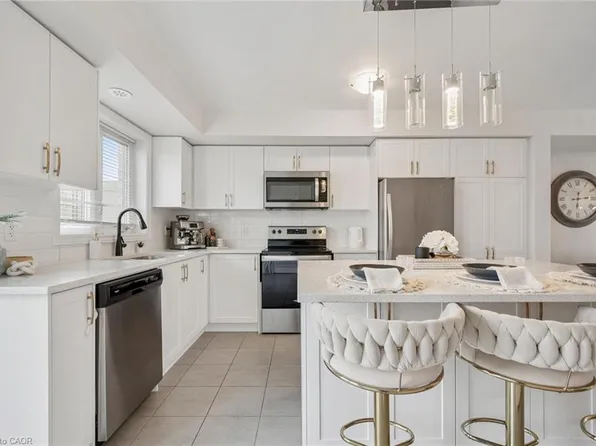 271 Law Dr, Guelph, ON N1E 7E8