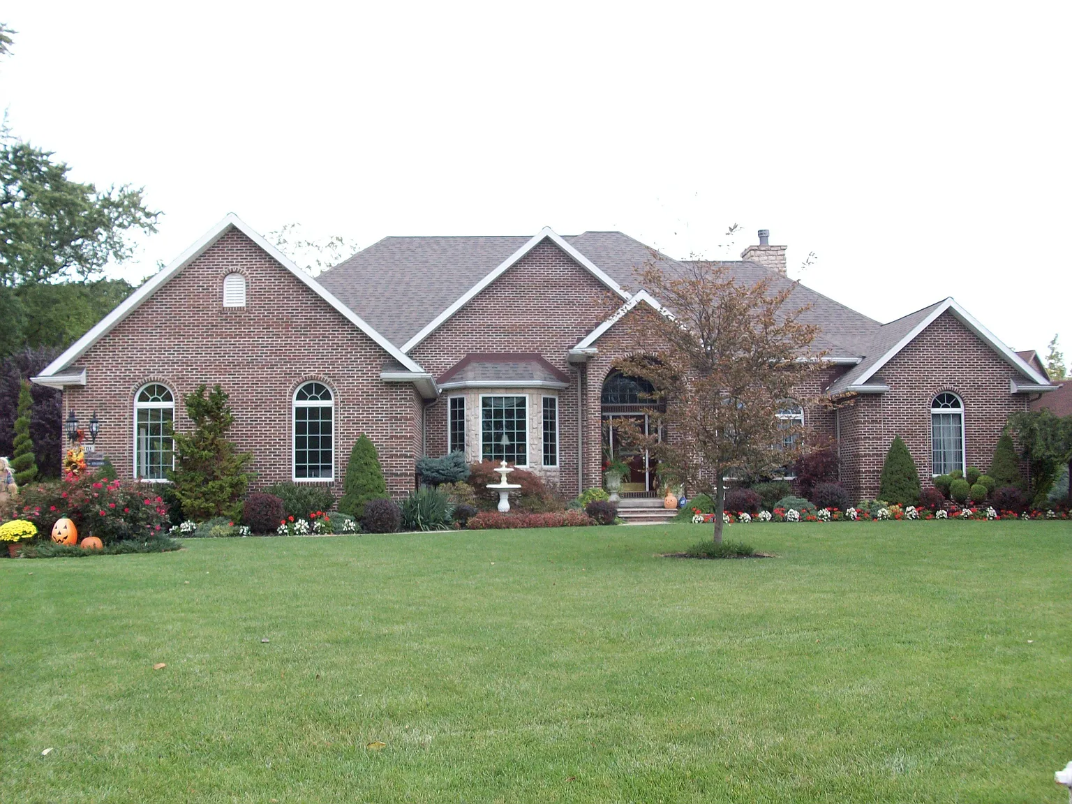 2201 Eagles Nest Cir photo 1