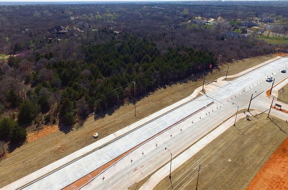 2nd image of E Covell Rd
