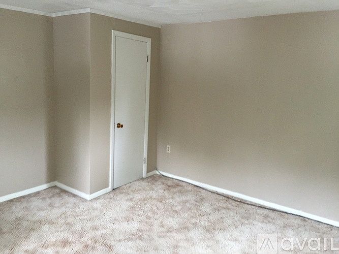 2nd image of 1082 Main St #1082