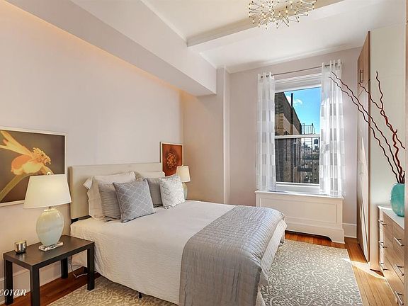 4th image of 1060 Park Ave APT 14G