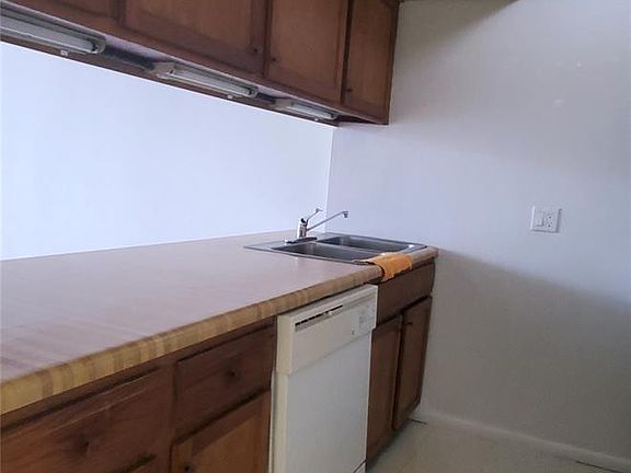 4th image of 3680 Inverrary Drive #2M