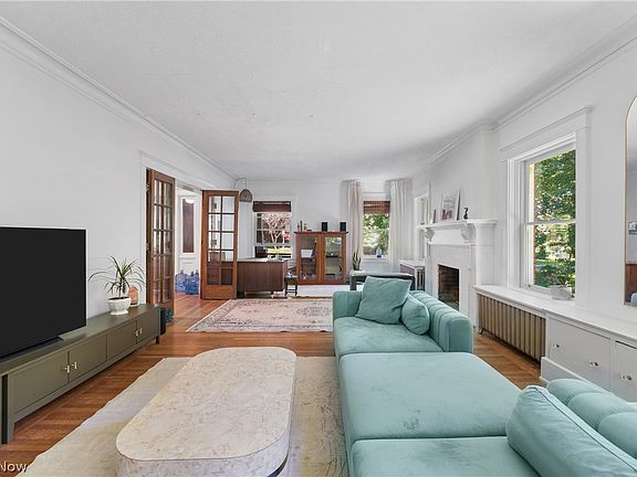 5th image of 1848 Cadwell Ave