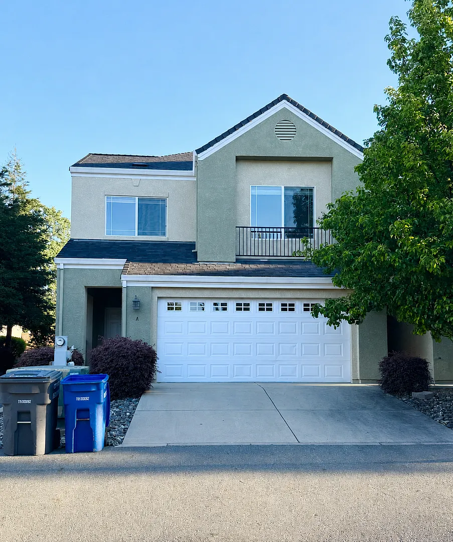 WY1437 — Photo 1