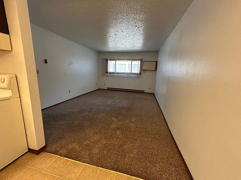 671 24th St W #2 — Photo 5