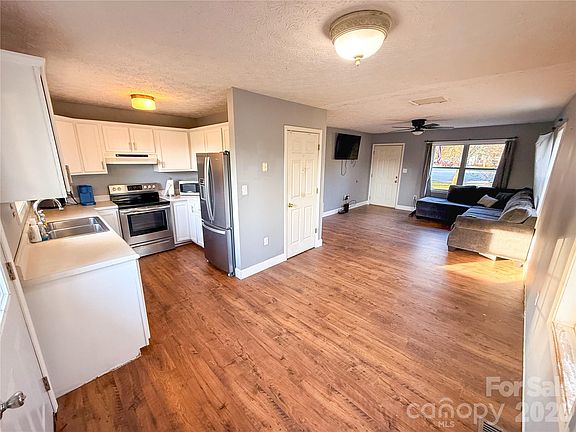 3rd image of 45 Pleasant Ct