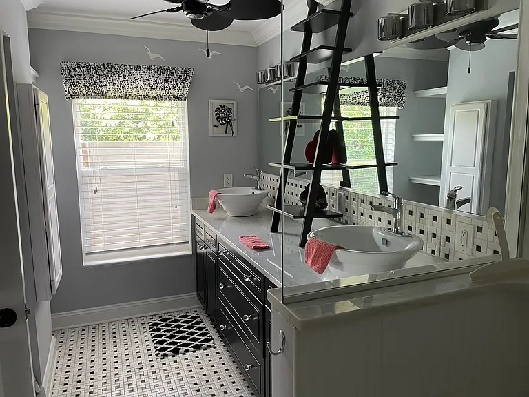 717 Pelican Bay Dr — Photo 10