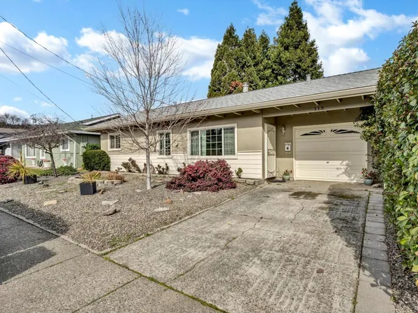115 Dina Street, Cloverdale, CA 95425