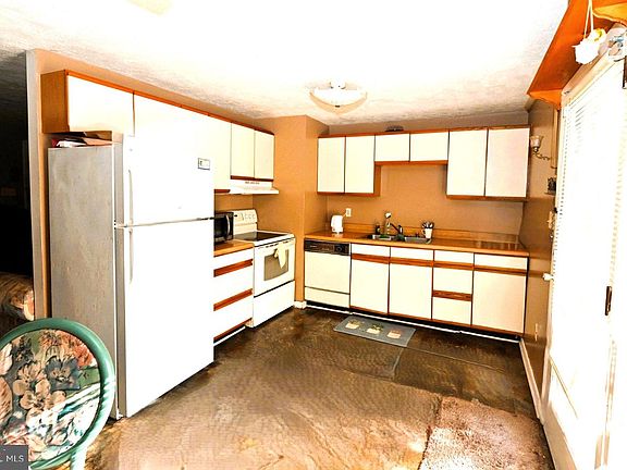 4th image of 325 Geronimo Rd