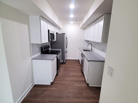 3rd image of 1520 N Sydenham St #2