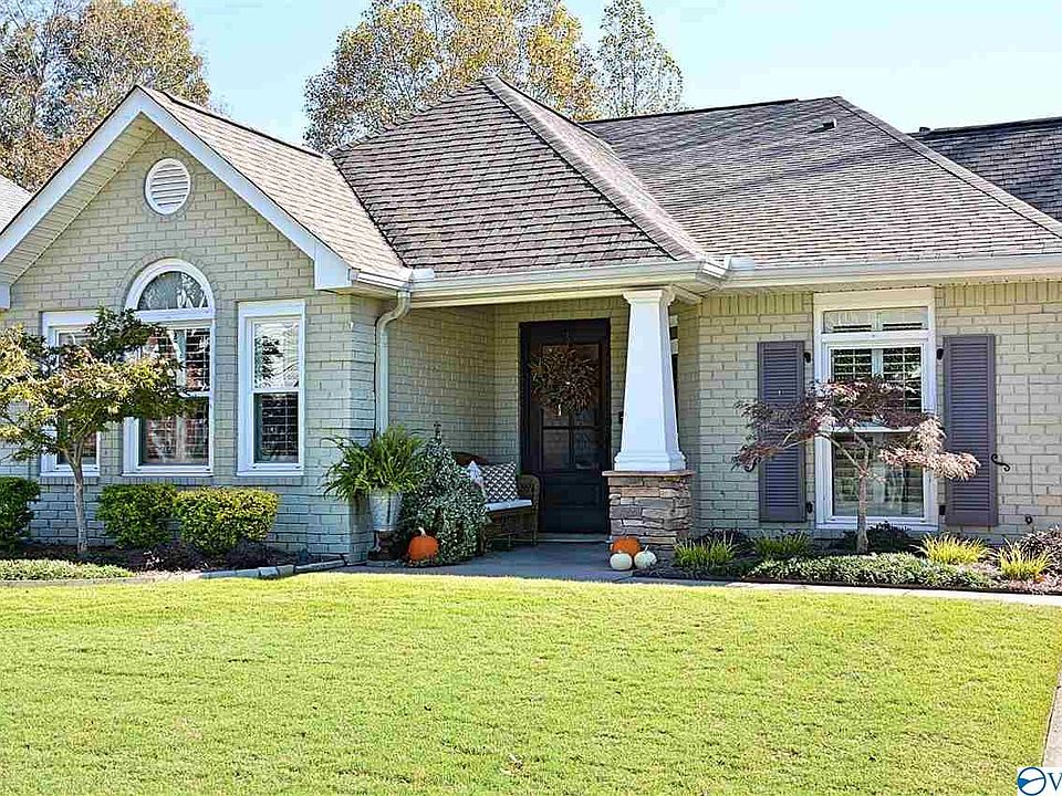 1st image of 1236 Meadow Park Dr SE