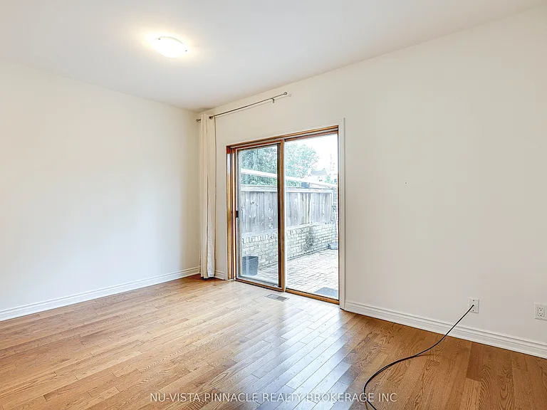 343 Princess Ave — Photo 14