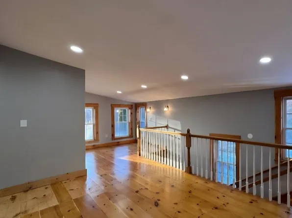 668 Westminster Hill Rd Floor 2, Fitchburg, MA 01420