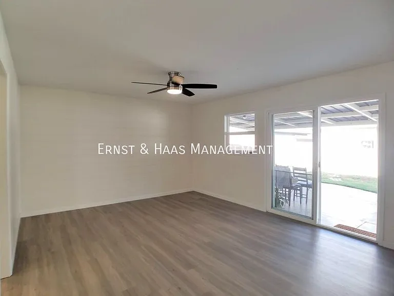 3080 Palo Verde Ave — Photo 5
