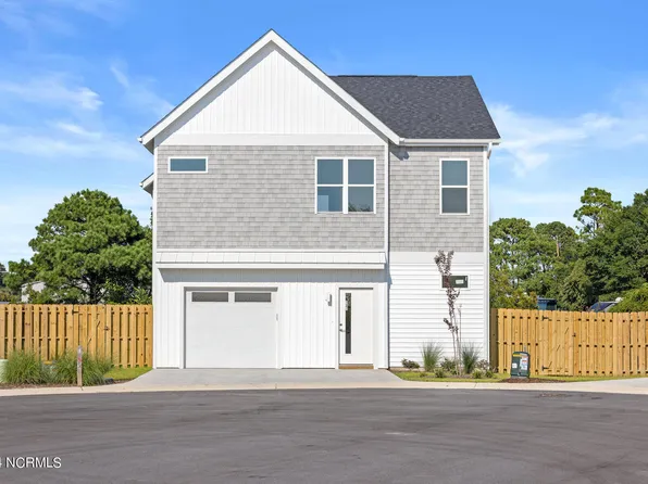 121 Hidden Cove Place, Carolina Beach, NC 28428