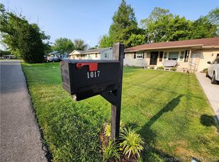 1017 S Riley Dr, Scottsburg, IN 47170