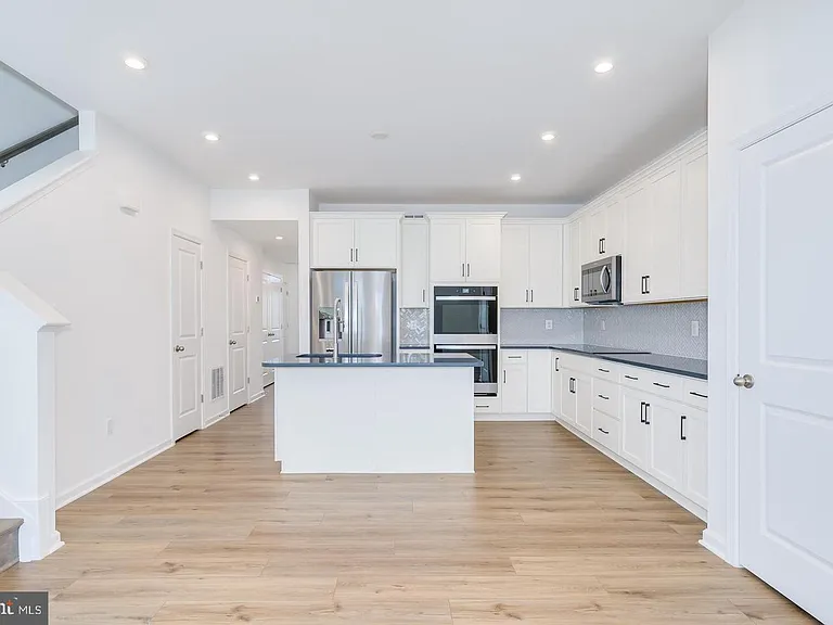 500 Tracy Way — Photo 6