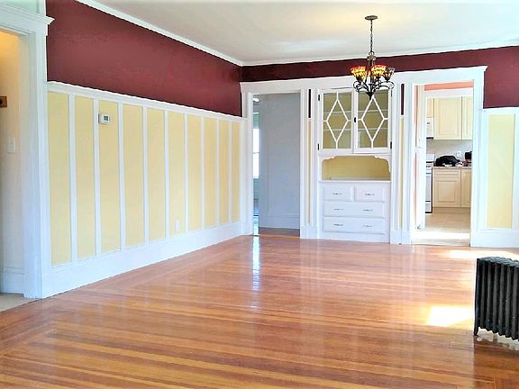 2nd image of 7 Grand St #7