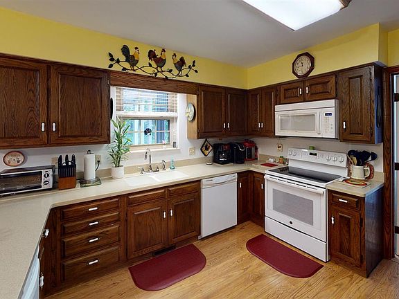 5th image of 4921 Dempsey Dr