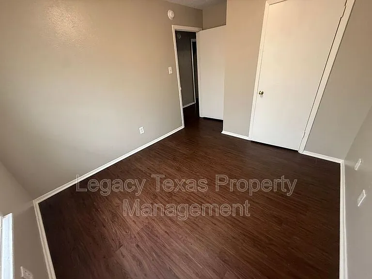 1704 Short St #C — Photo 10