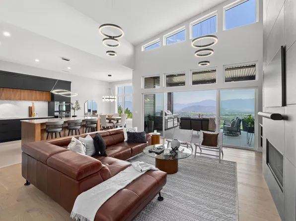 5487 Maclachlan Pl, Chilliwack, BC V2R 0P3