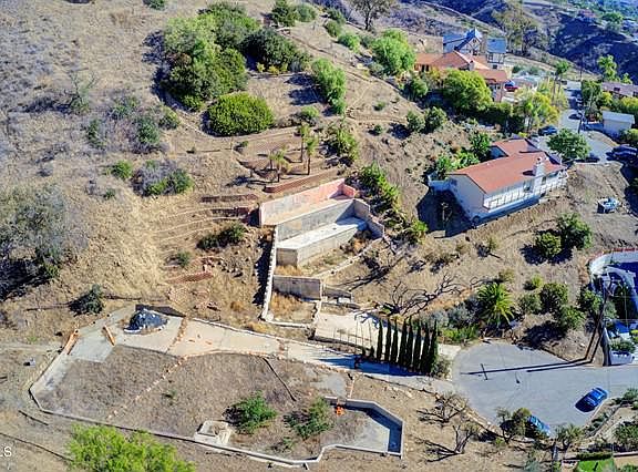 3rd image of 498 Manzanita Ave
