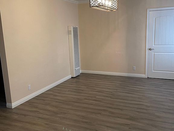 4th image of 1100 N Los Robles Ave