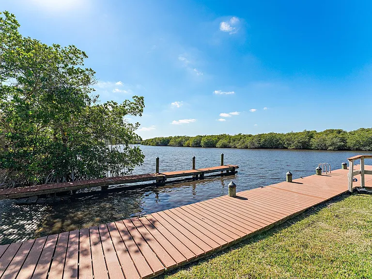 671 SW South River Dr #105 — Photo 51