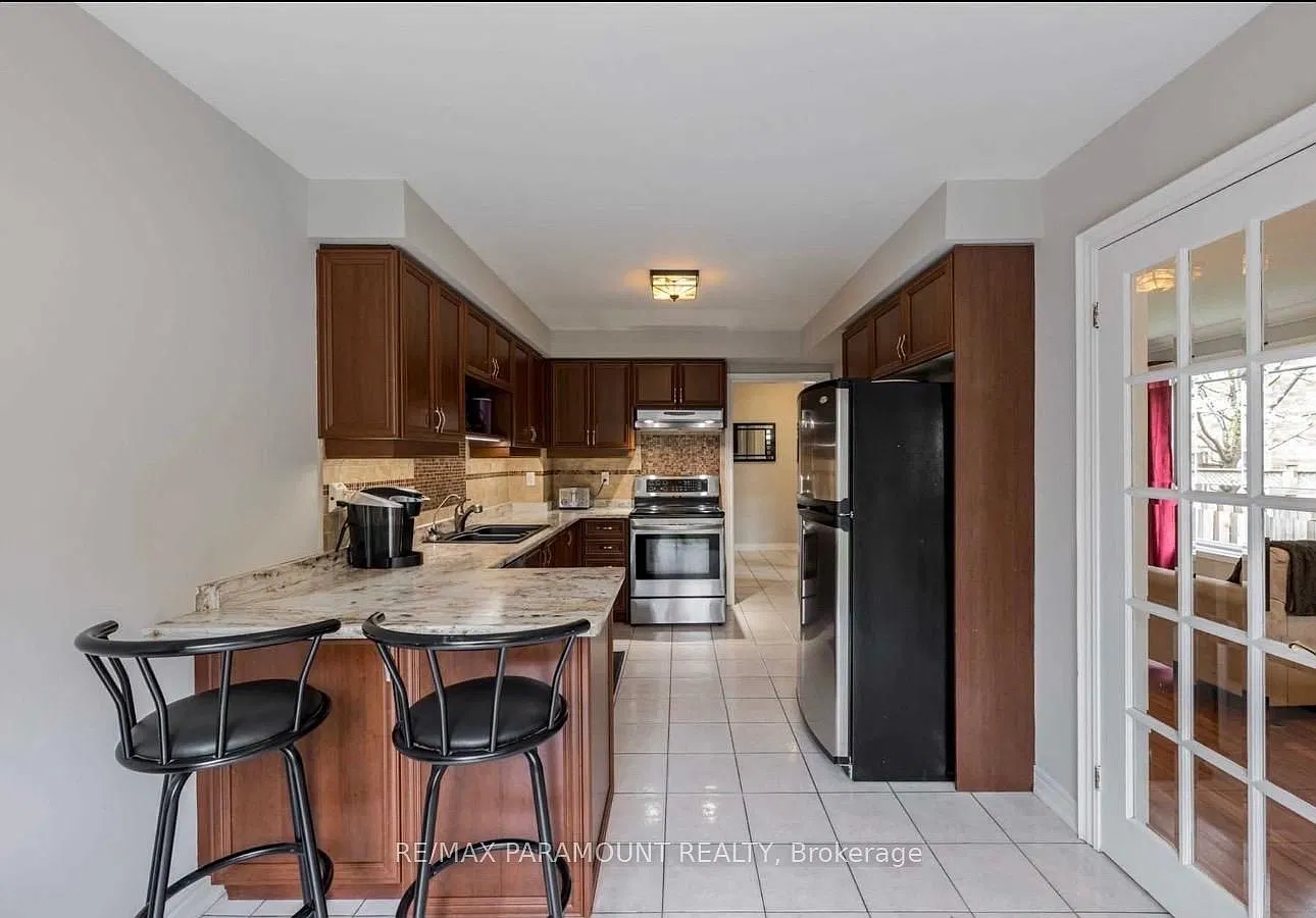 5 bed, $3,589 — Photo 4