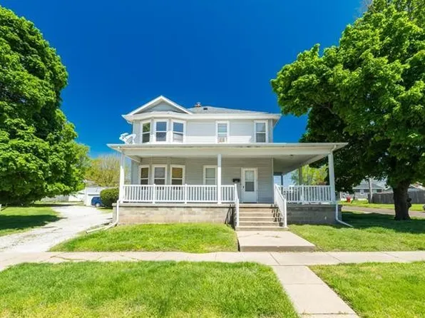 1117 E Hines Ave #1, Peoria Heights, IL 61616