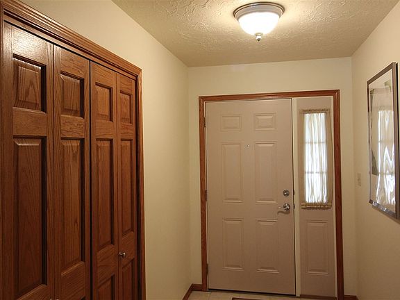 5th image of 806 Crane Ct