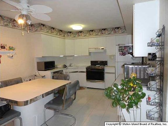 3rd image of 224A Ashworth Ave #200