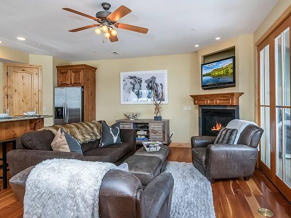 3rd image of 2995 W Canyon Links Dr