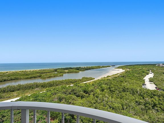 3rd image of 440 Seaview Ct APT 1503