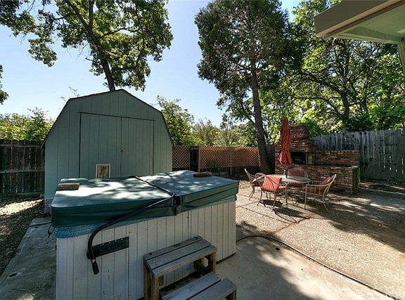 4th image of 510 Schindler St