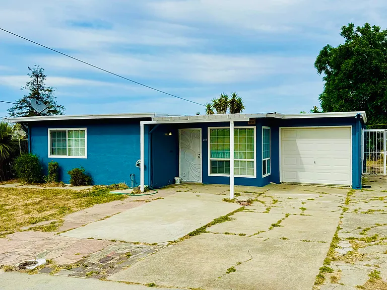 297 Christine Dr — Photo 1